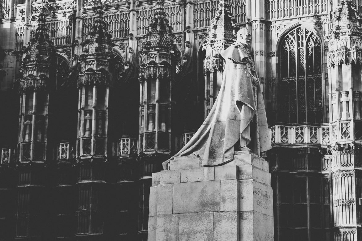 King George V statue
